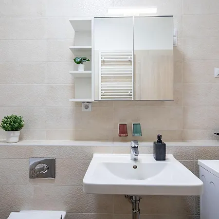 Balcony - - Super Comfy *