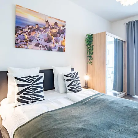 Balcony - - Super Comfy *